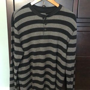 Large black and gray waffle knit shirt
